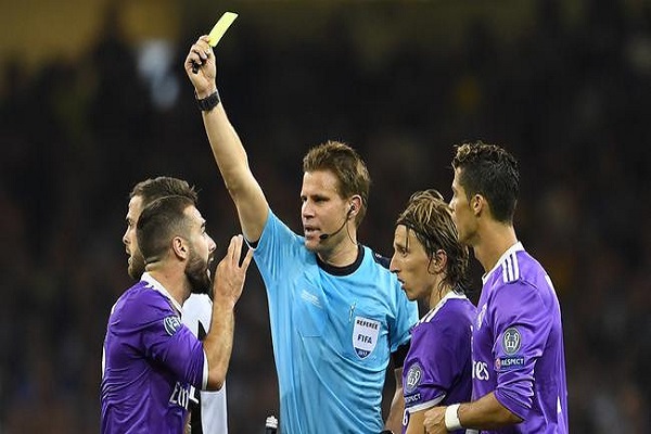 在歐冠比賽中，什么是黃牌累積禁賽規(guī)則？