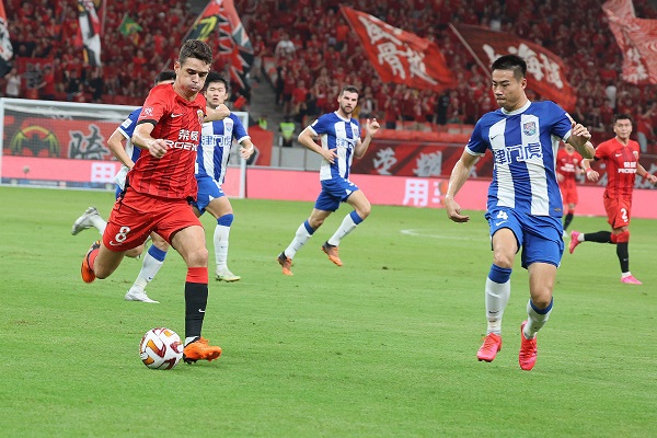 上海海港逆轉(zhuǎn)勝天津津門虎，以2-1取得勝利！